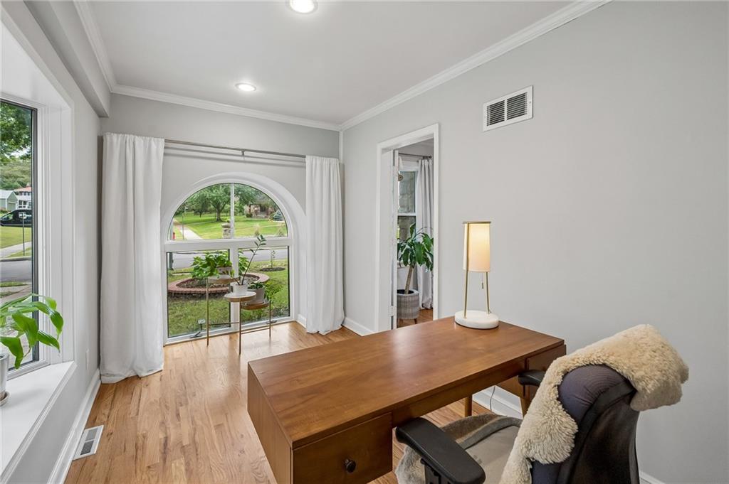 1216 W 73rd Street Property Photo 15