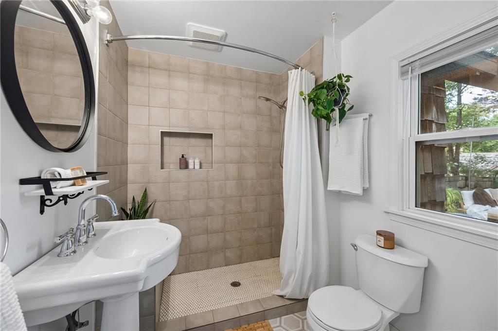 1216 W 73rd Street Property Photo 23