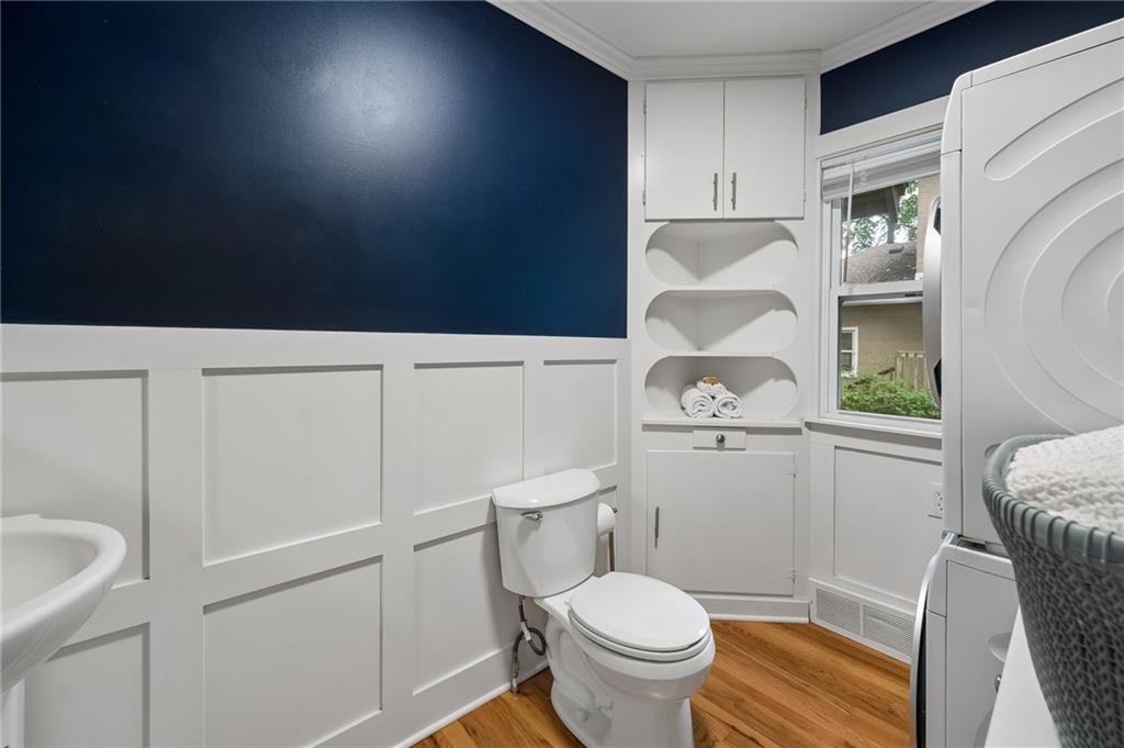1216 W 73rd Street Property Photo 33