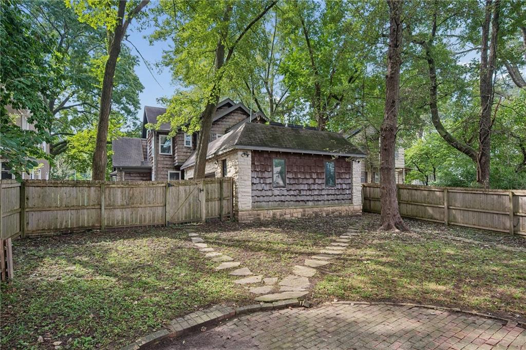 1216 W 73rd Street Property Photo 38