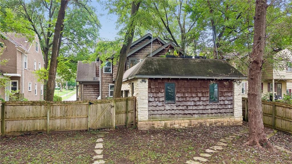 1216 W 73rd Street Property Photo 47