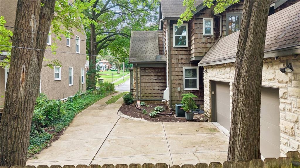 1216 W 73rd Street Property Photo 48