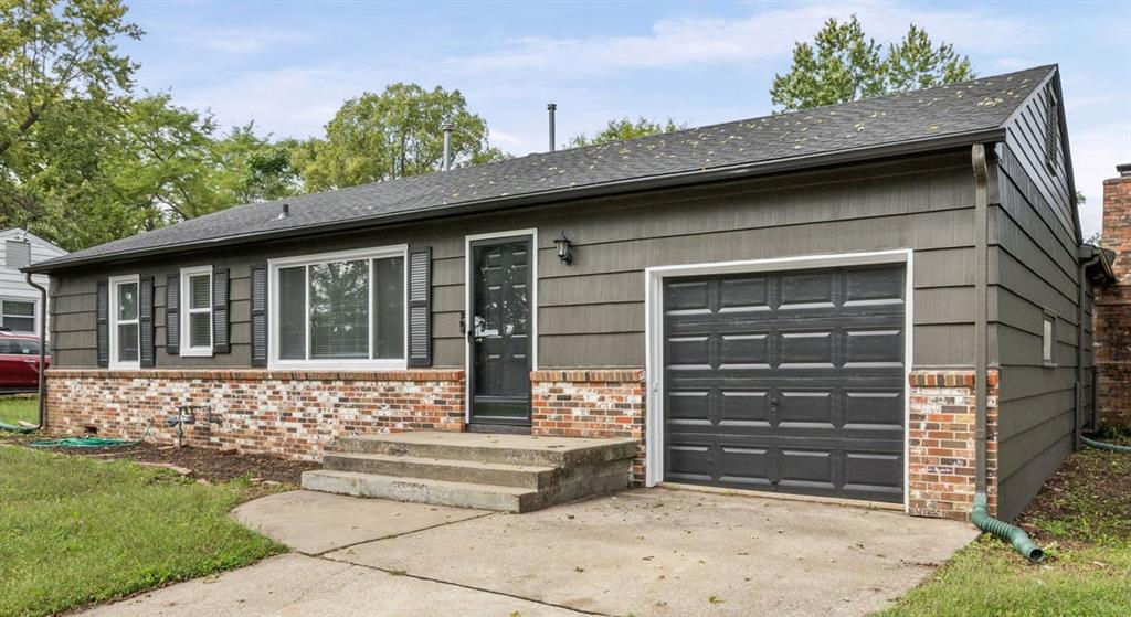 11804 Lawndale Avenue Property Photo 3