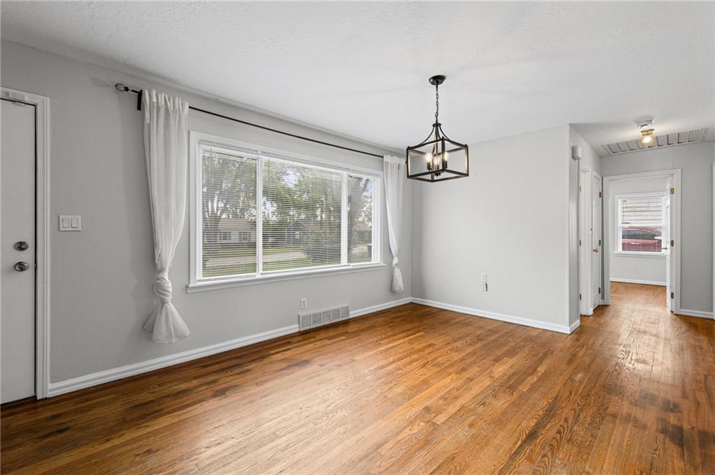 11804 Lawndale Avenue Property Photo 4