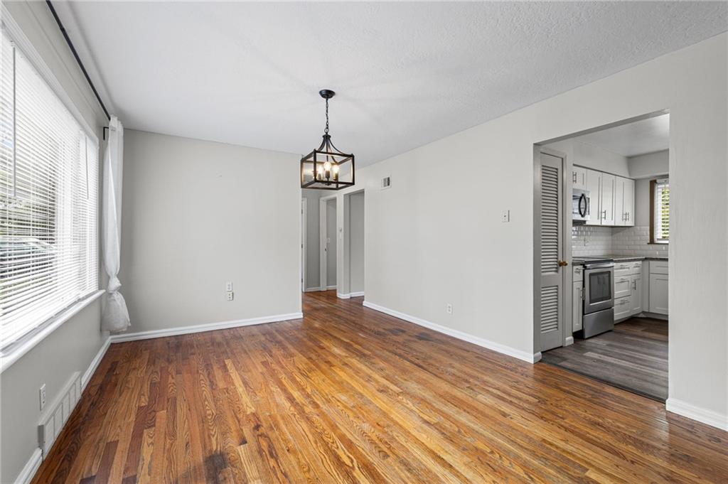 11804 Lawndale Avenue Property Photo 5