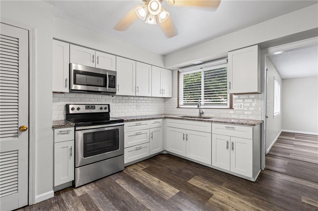 11804 Lawndale Avenue Property Photo 7