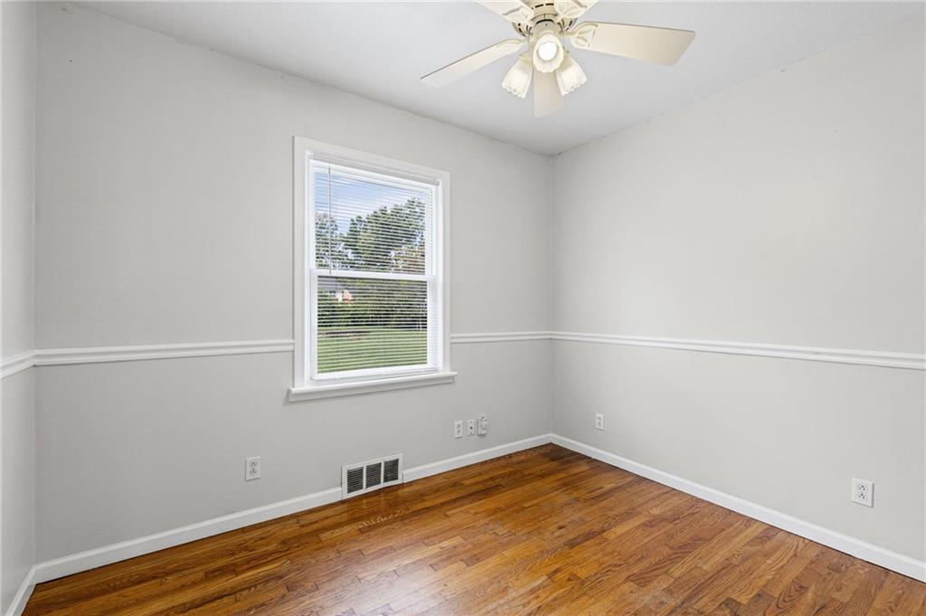11804 Lawndale Avenue Property Photo 14
