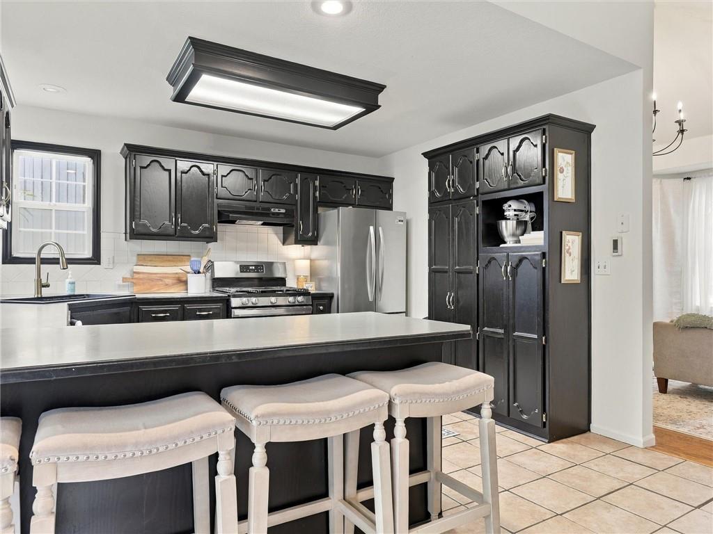 1711 Sunset Drive Property Photo 9