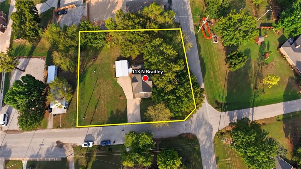 113 N Bradley Street Property Photo 32