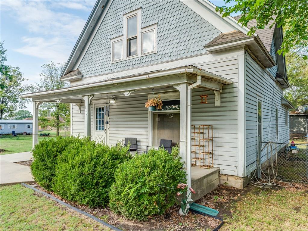113 N Bradley Street Property Photo 33