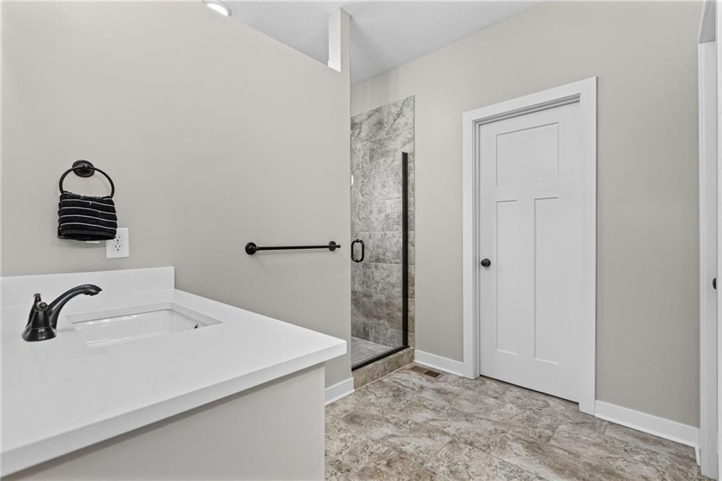 5866 S National Drive Property Photo 23