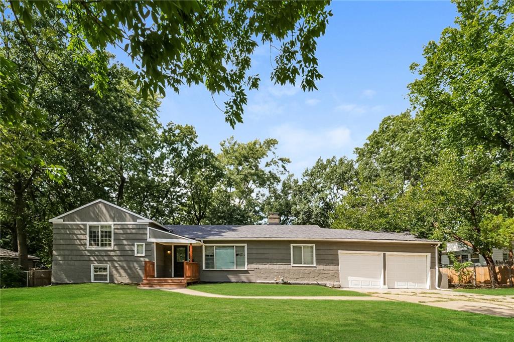 7606 Ward Parkway Property Photo
