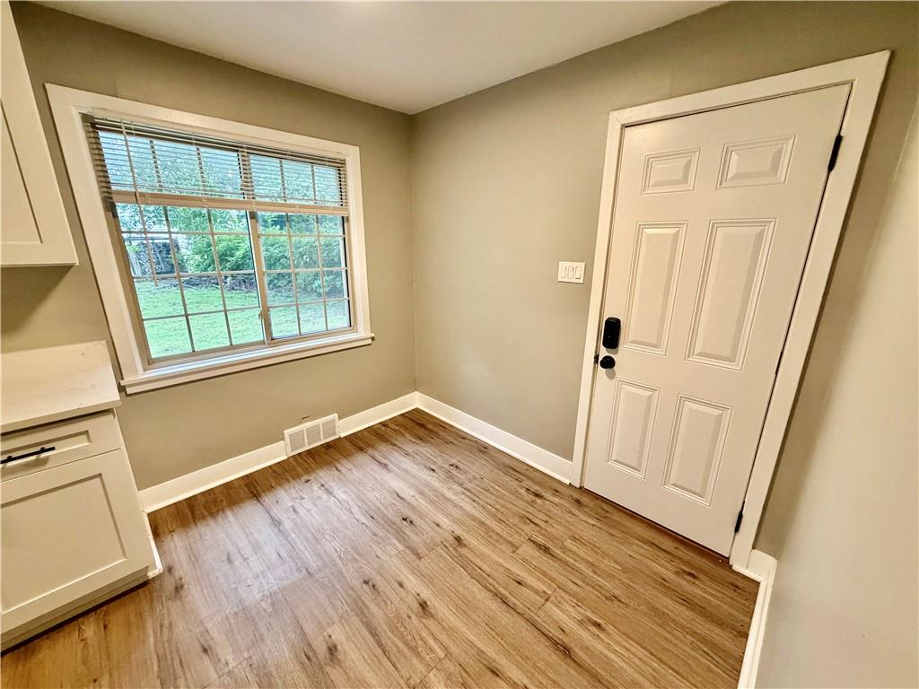 7606 Ward Parkway Property Photo 10