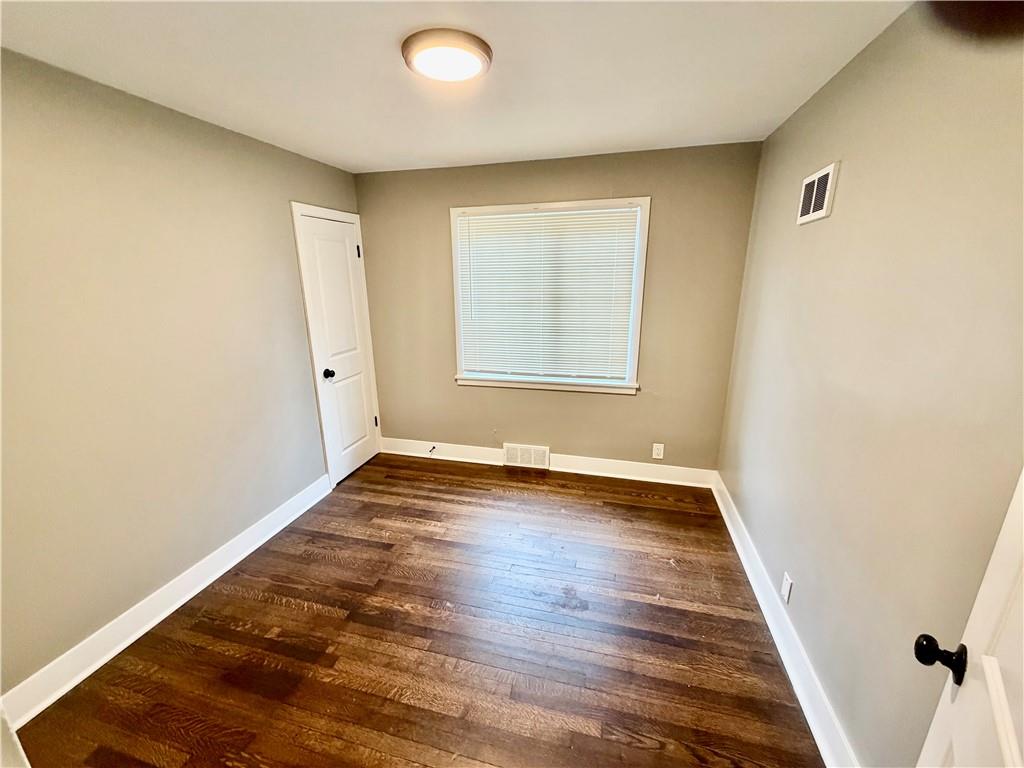 7606 Ward Parkway Property Photo 12