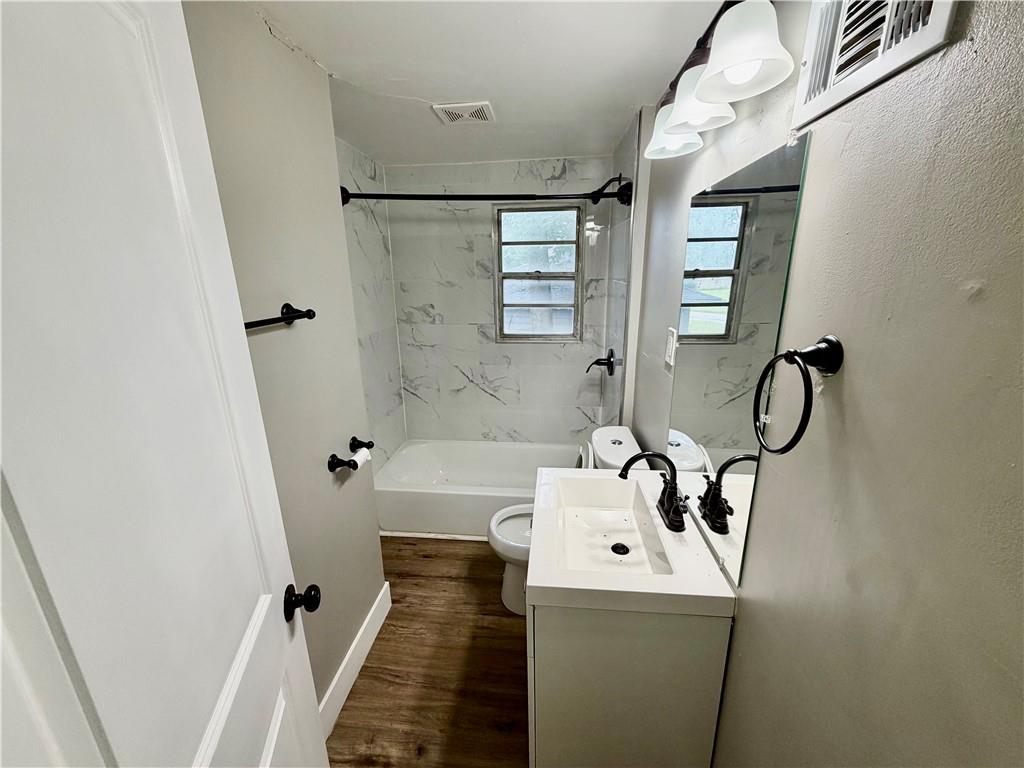 7606 Ward Parkway Property Photo 16