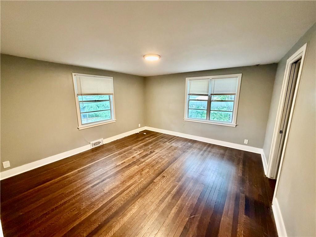 7606 Ward Parkway Property Photo 17