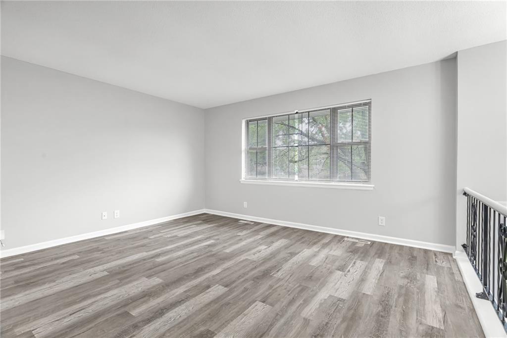 15917 W 152nd Street Property Photo 4
