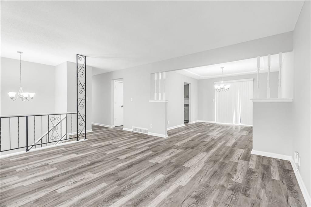 15917 W 152nd Street Property Photo 6