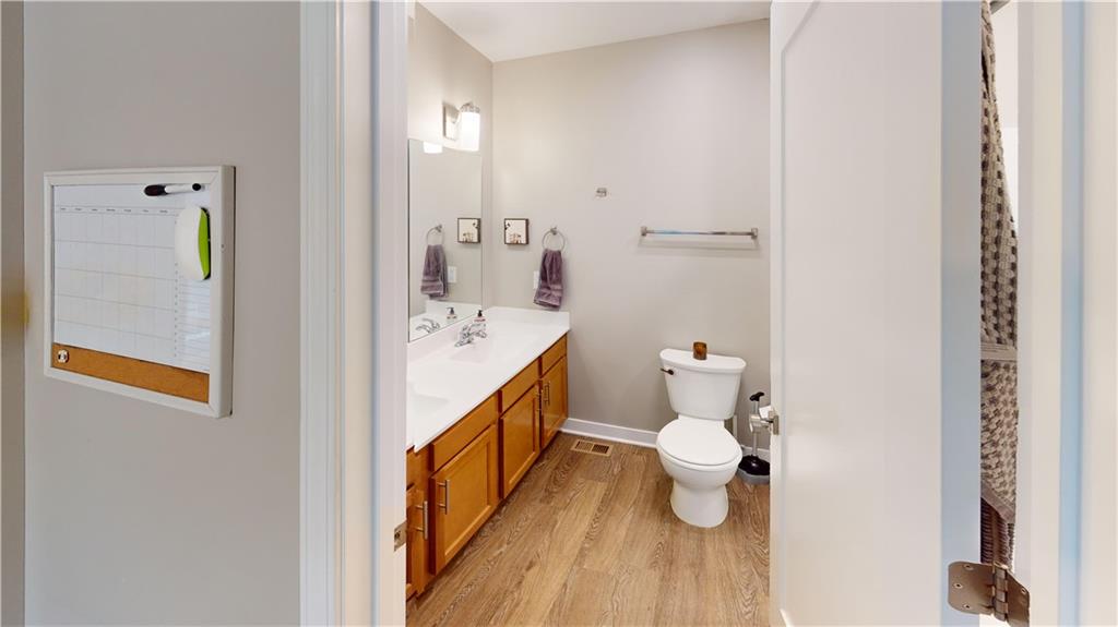 2355 E 27th Street Property Photo 25