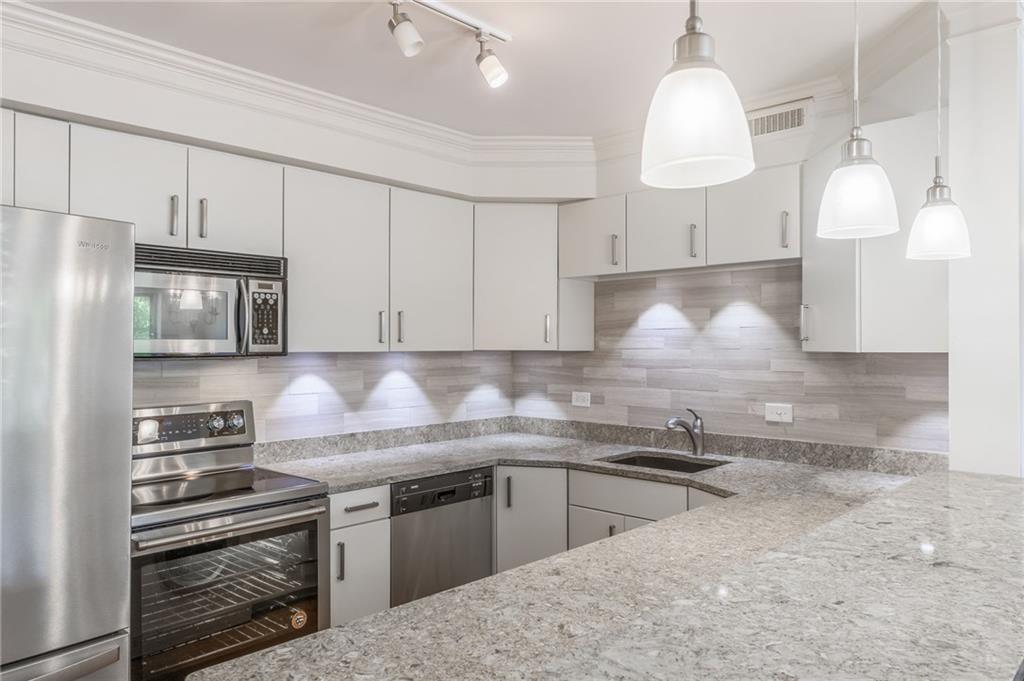 310 W 49th Street Property Photo 1