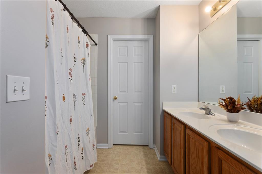 625 Midjay Drive Property Photo 10