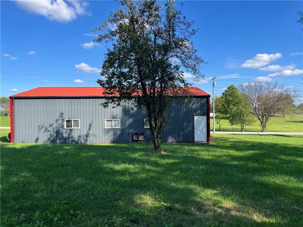 5900 Se W Highway Property Photo 3