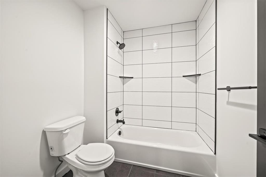 4709 Ne Freehold Drive Property Photo 25