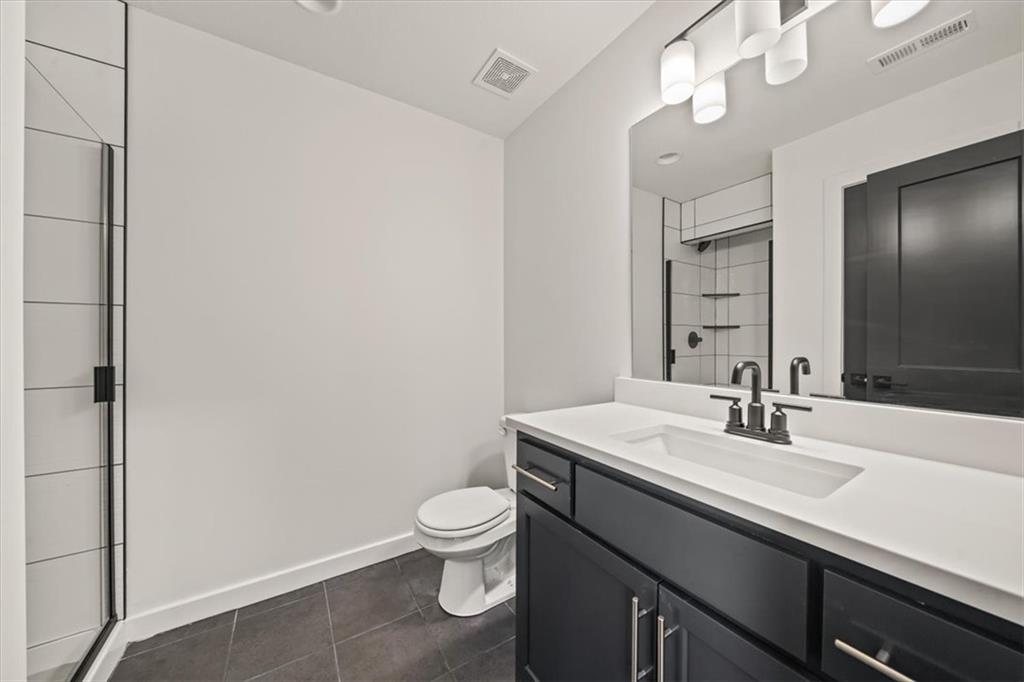4709 Ne Freehold Drive Property Photo 28