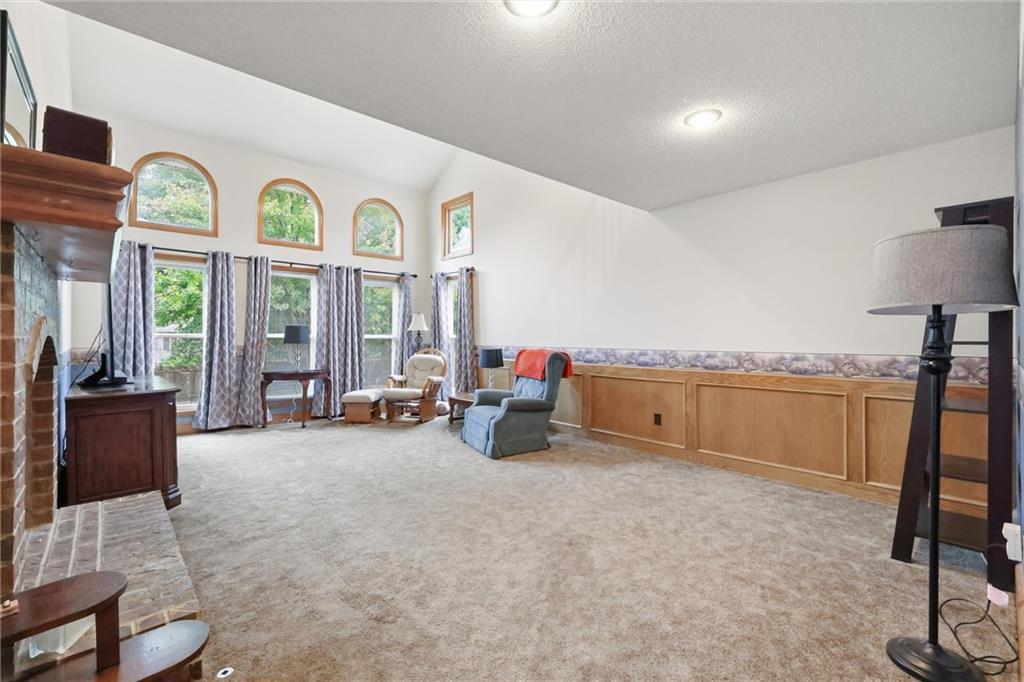16207 Spring Valley Road Property Photo 5