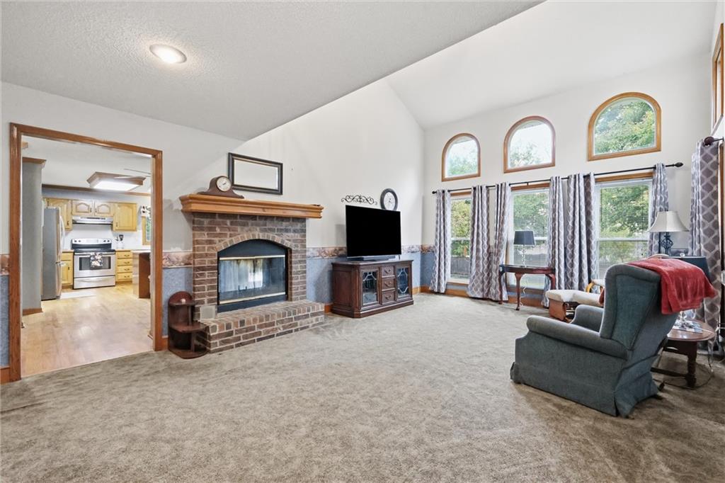 16207 Spring Valley Road Property Photo 6