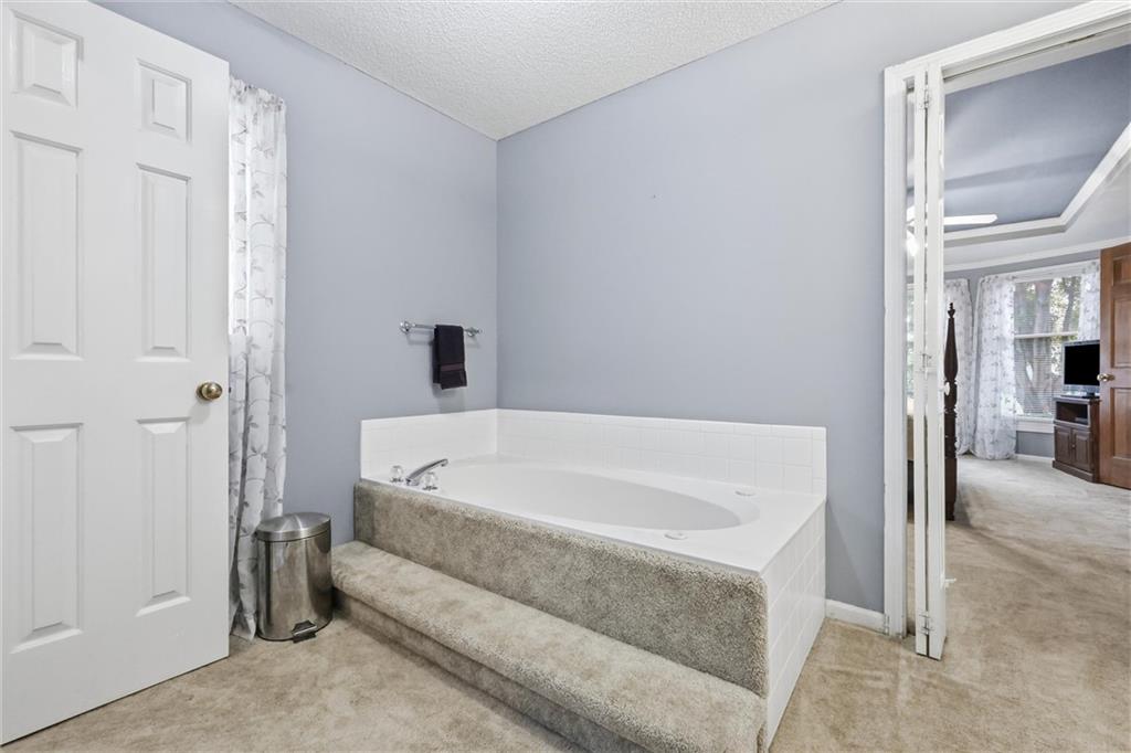 16207 Spring Valley Road Property Photo 21