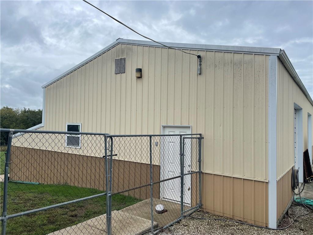 19130 255th Street Property Photo 4