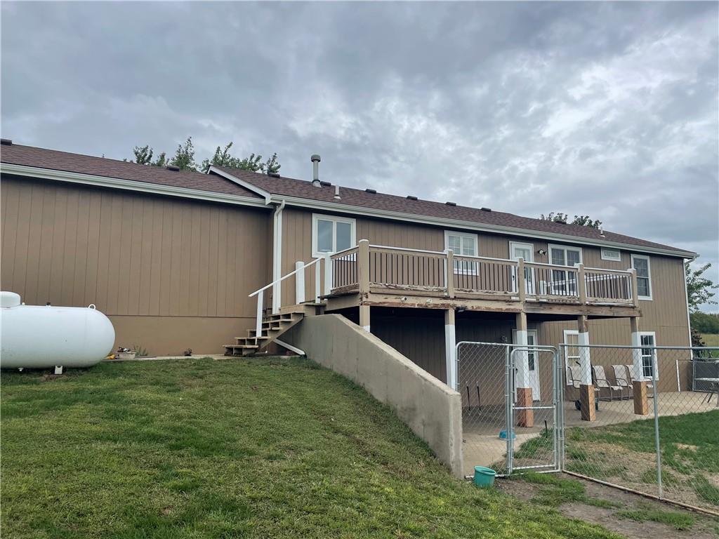 19130 255th Street Property Photo 6