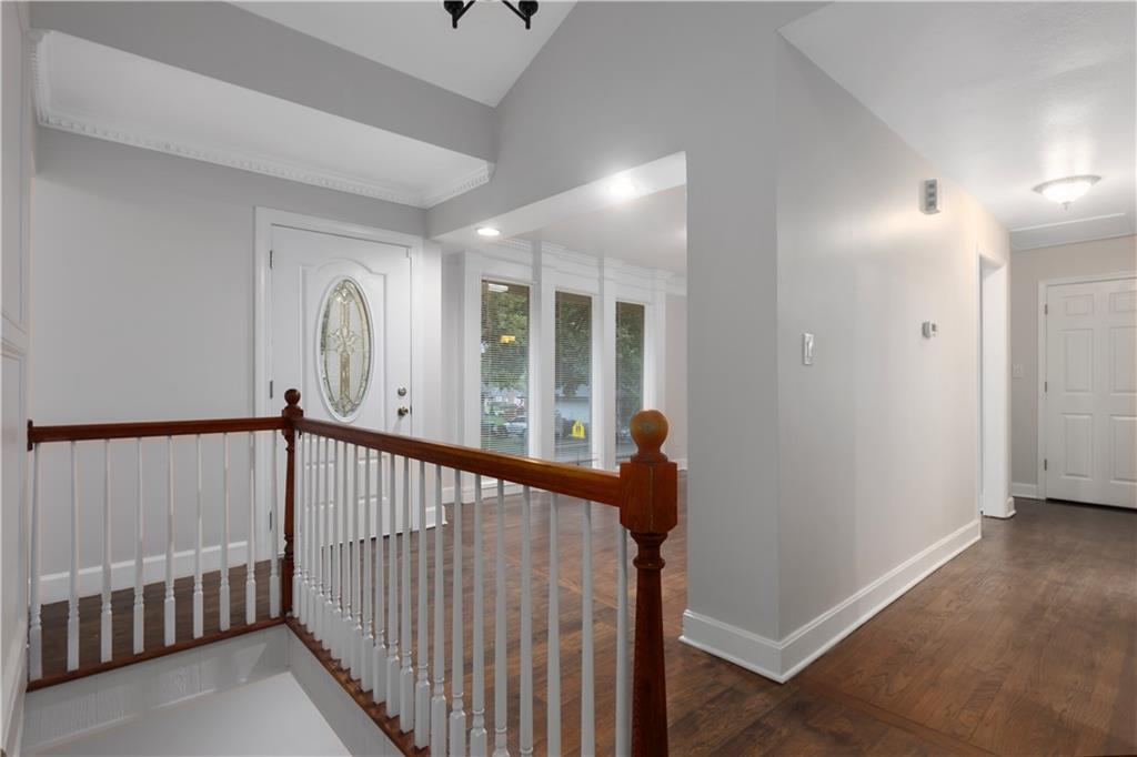 12816 Winchester Avenue Property Photo 4