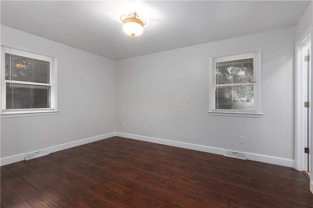 12816 Winchester Avenue Property Photo 12