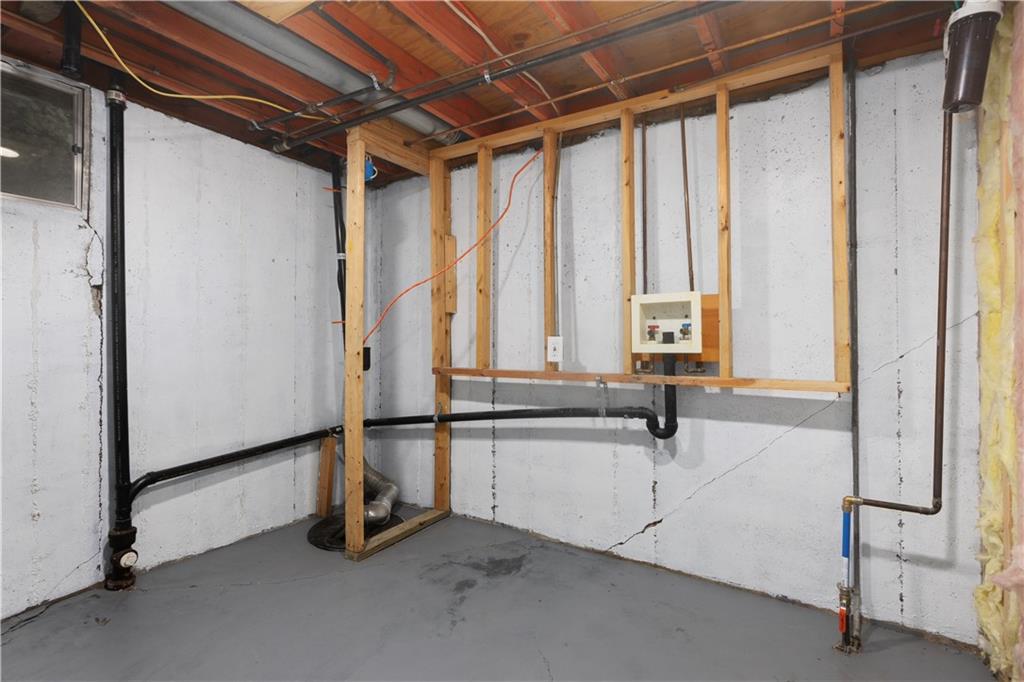 12816 Winchester Avenue Property Photo 19