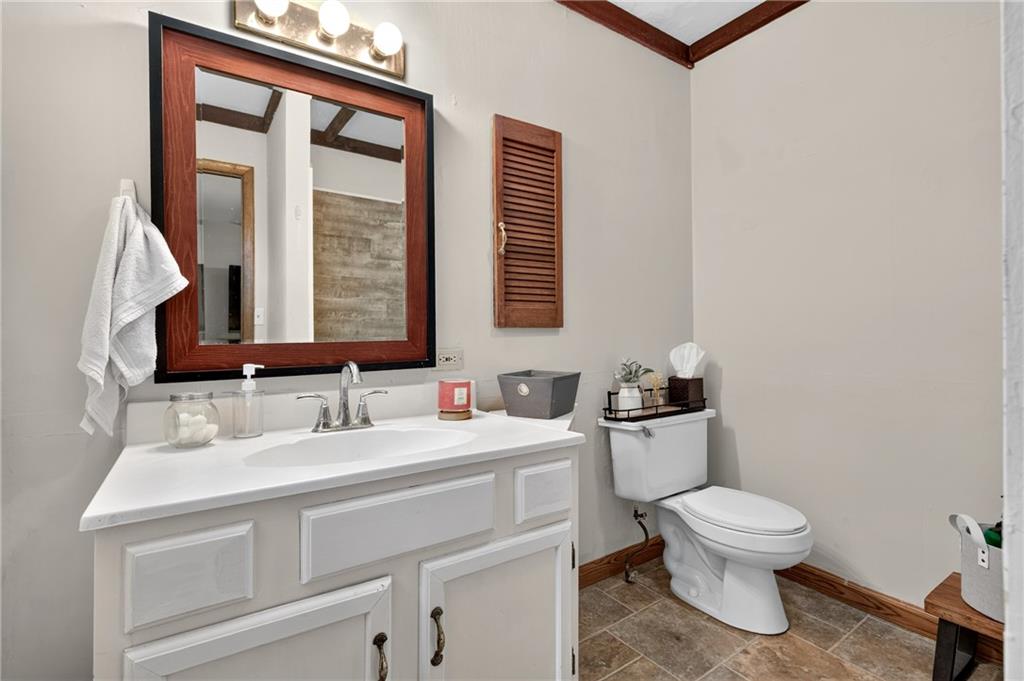 122 W Carlton Street Property Photo 28