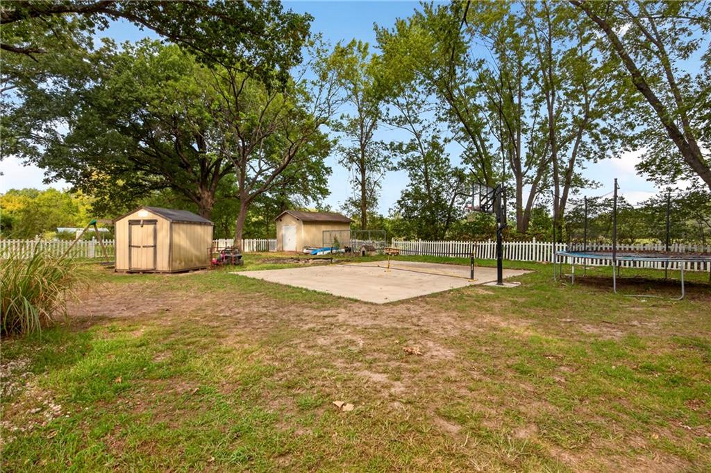 122 W Carlton Street Property Photo 34