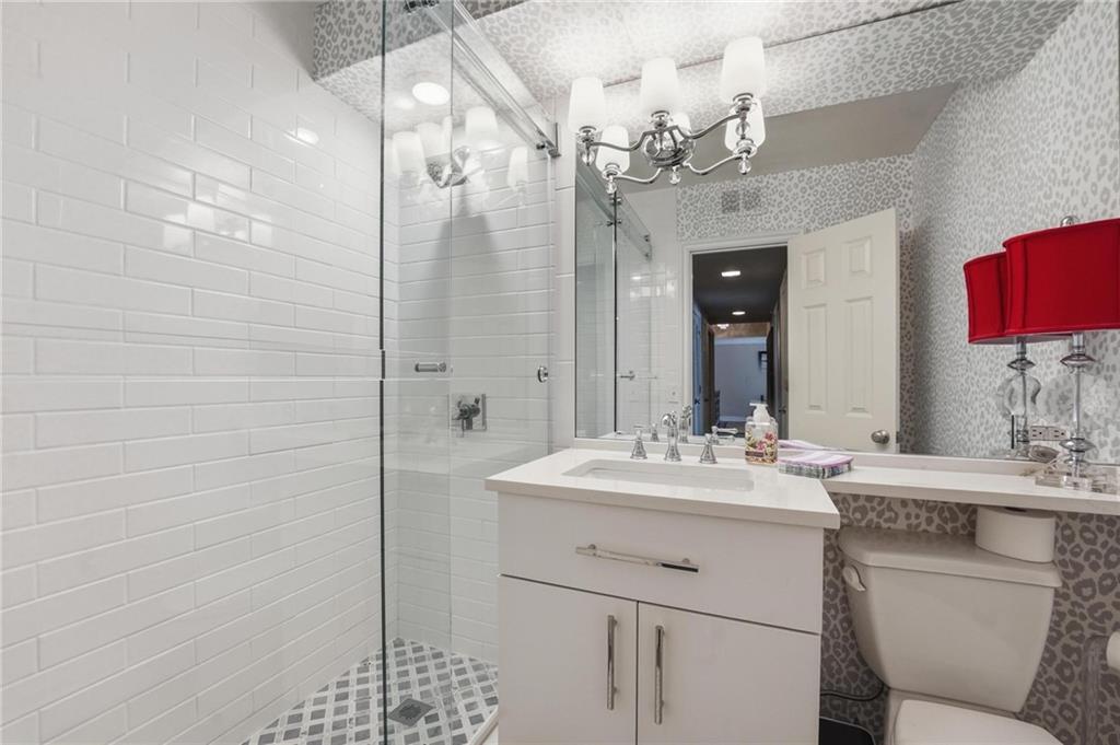 310 W 49 Street Property Photo 17