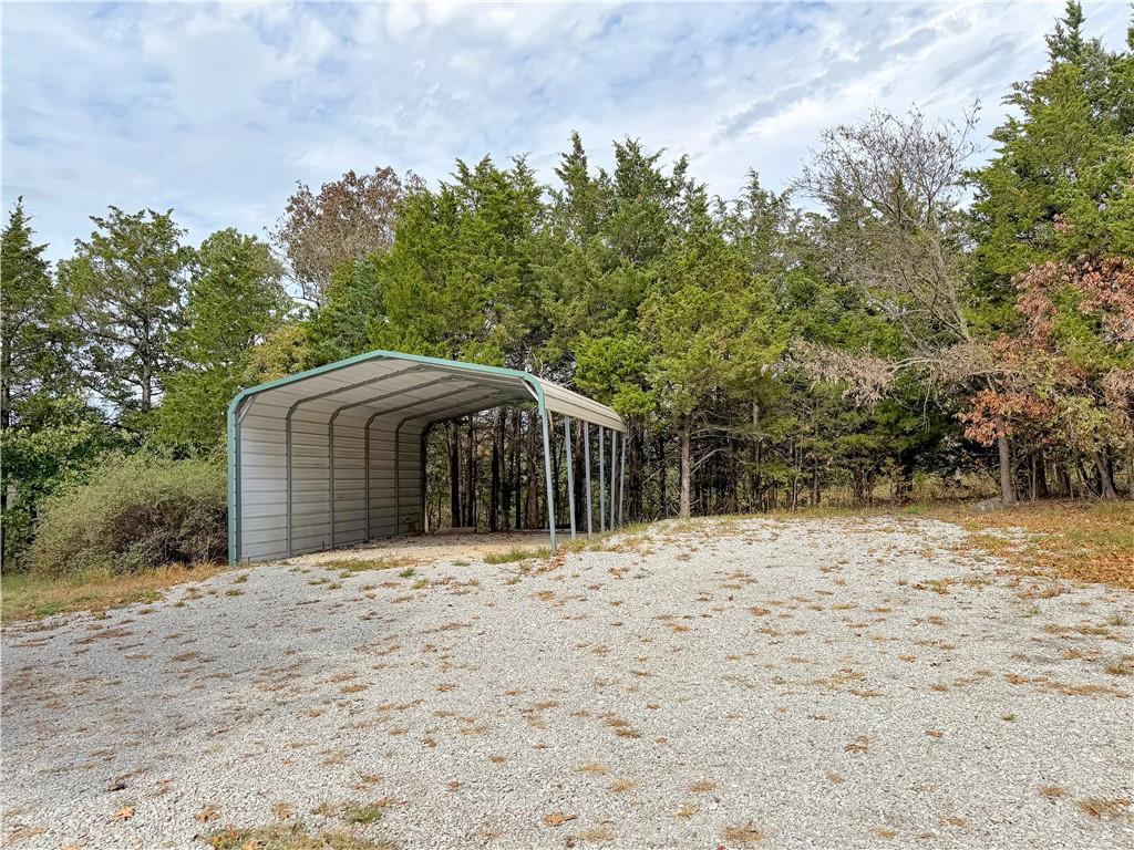 17308 Mockingbird Road Property Photo 8