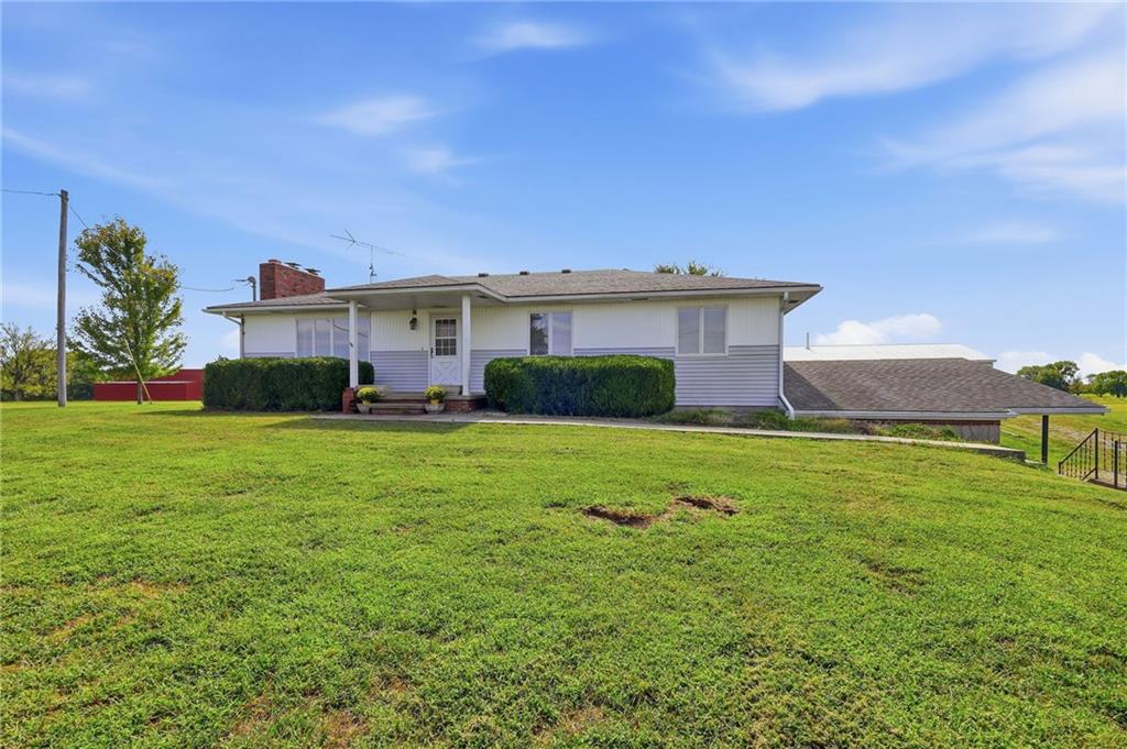 20275 E 1100 Road Property Photo 2