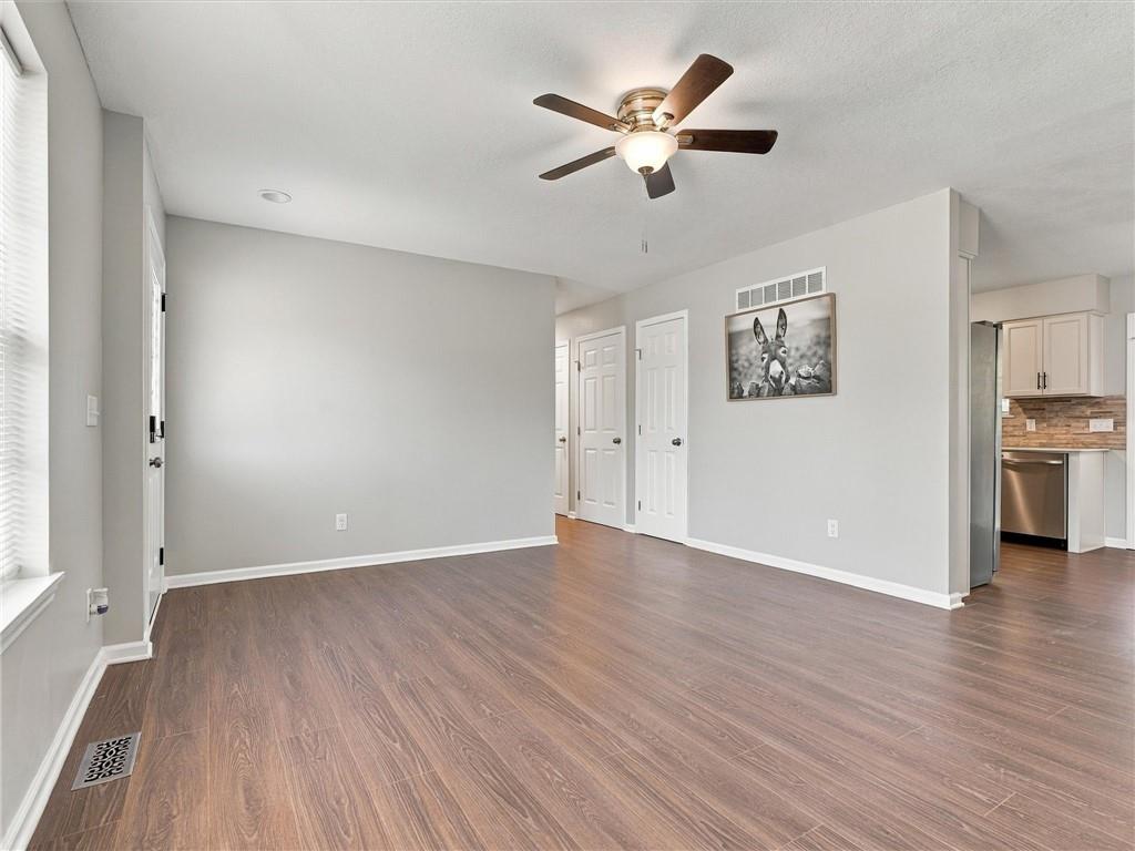 314 E 17th Street Property Photo 4