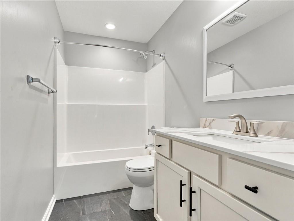 314 E 17th Street Property Photo 11