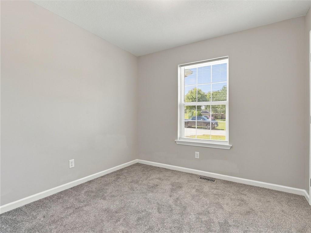 314 E 17th Street Property Photo 16