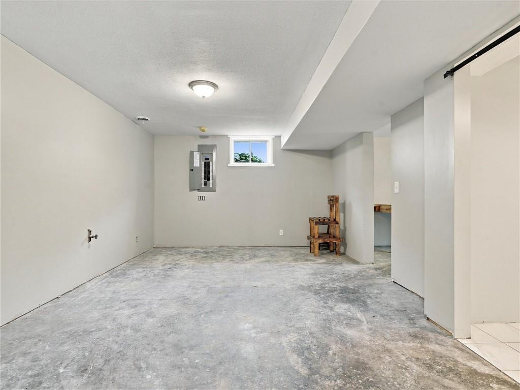 314 E 17th Street Property Photo 21