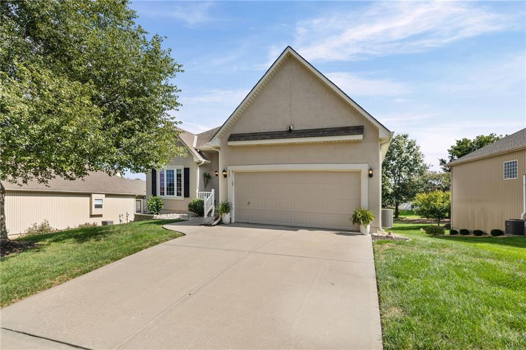 307 Alexander Creek Court Property Photo 4