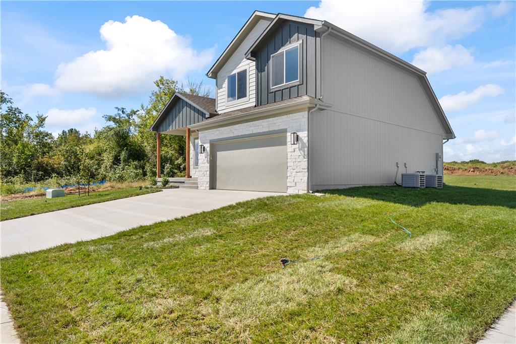 2200 Se Oak Ridge Drive Property Photo 4