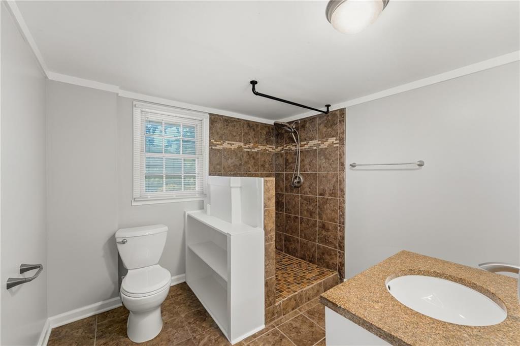 9009 E 68th Street Property Photo 25
