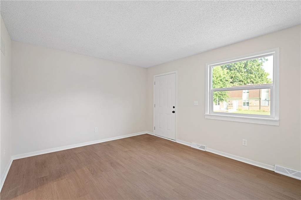 9911 W 52nd Street Property Photo 5