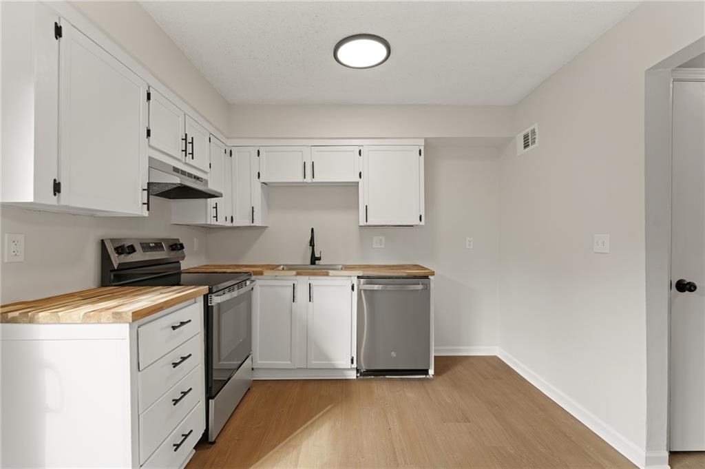 9911 W 52nd Street Property Photo 7